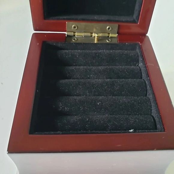 2004 Bombay Small Wooden  Musical Ring Jewelry Box. - Picture 8 of 11